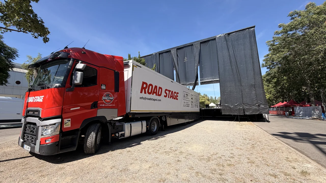 Camió RoadStage i estructura desplegada